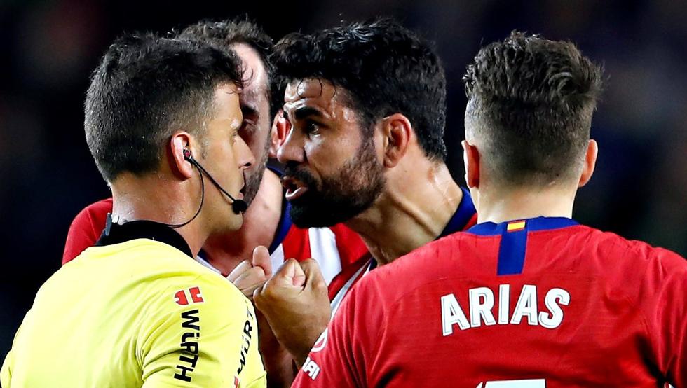 Diego Costa nói gì với trọng tài để nhận thẻ đỏ trực tiếp trong trận Barca vs Atletico Madrid?