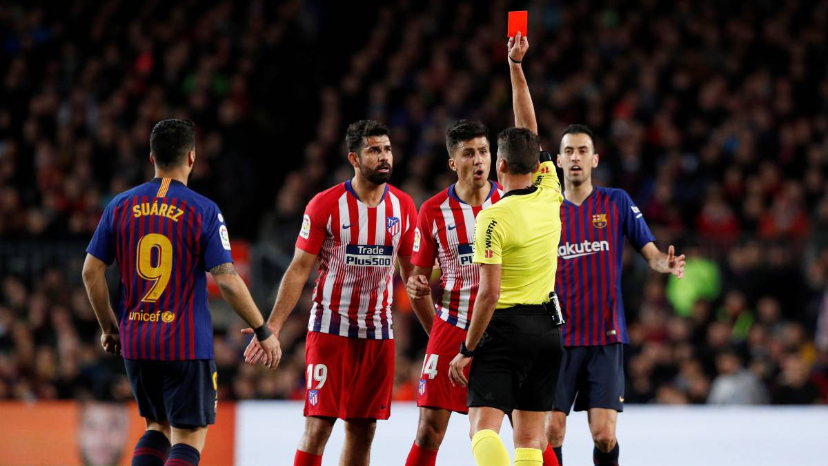 Diego Costa nói gì với trọng tài để nhận thẻ đỏ trực tiếp trong trận Barca vs Atletico Madrid?