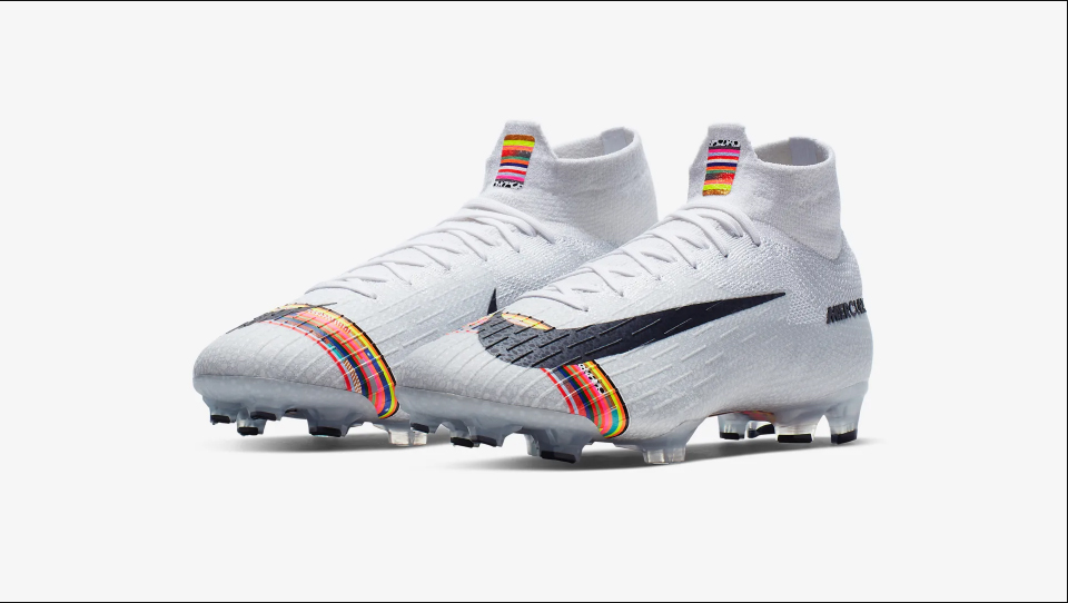 Ronaldo đánh dấu sự trở lại với siêu phẩm giày mới Nike Mercurial Superfly 360 LVL UP