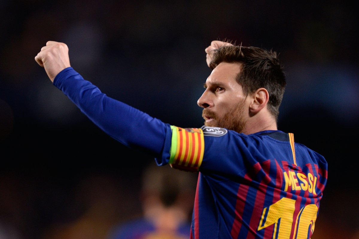 Hé lộ phản ứng khó tin của Messi khi biết kình địch Ronaldo bị loại ở Cúp C1