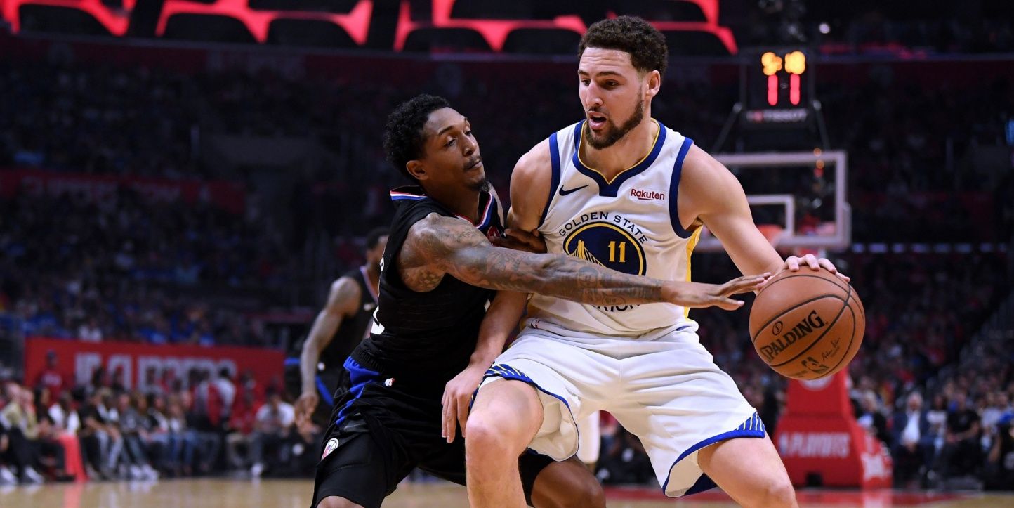 Bí mật giúp Klay Thompson tỏa sáng trong Game 4 chính là... bóng chuyền bãi biển