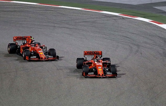 Charles Leclerc không chịu nhường vị trí dẫn đầu cho đồng đội Sebastian Vettel