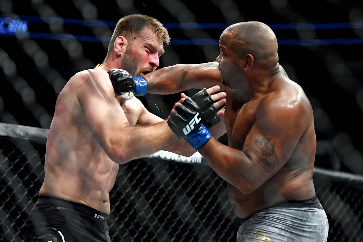 Trận tái đấu Daniel Cormier vs Stipe Miocic chính thức lên kèo