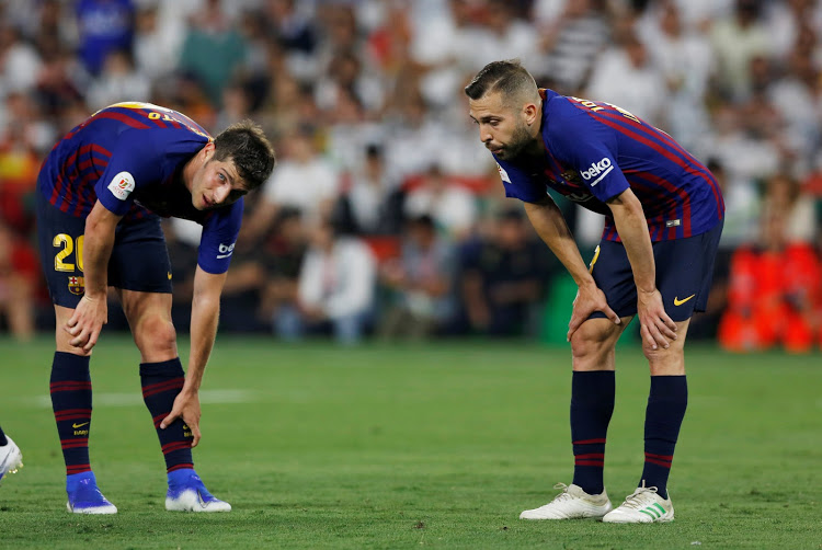 Messi cùng dàn sao Barca họp khẩn trên xe bus sau thất bại sốc ở Cúp Nhà Vua