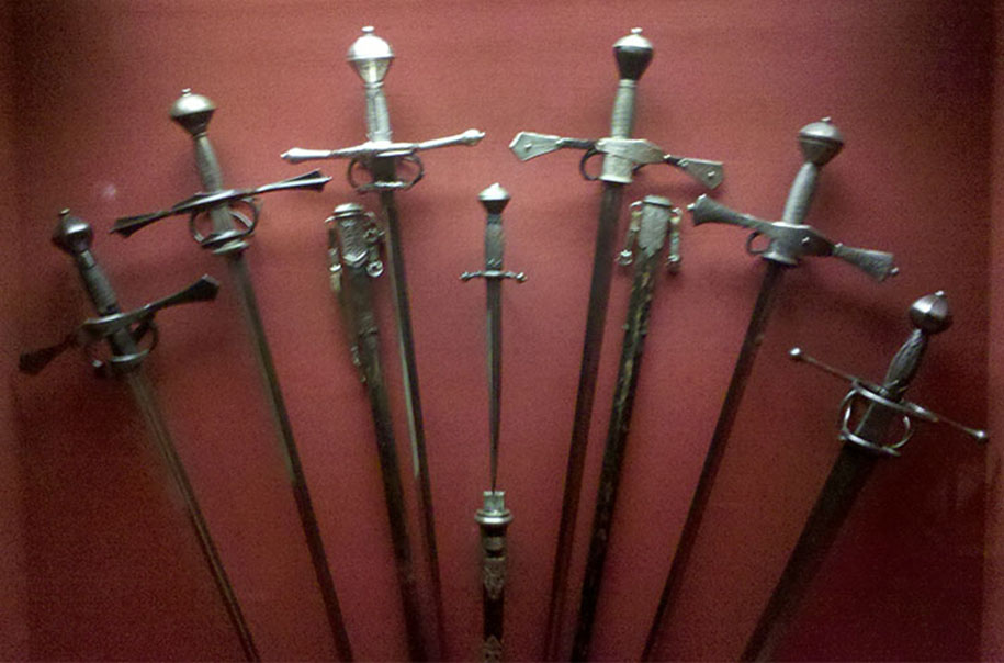 Những món vũ khí đã từng gắn liền với đẳng cấp võ thuật
