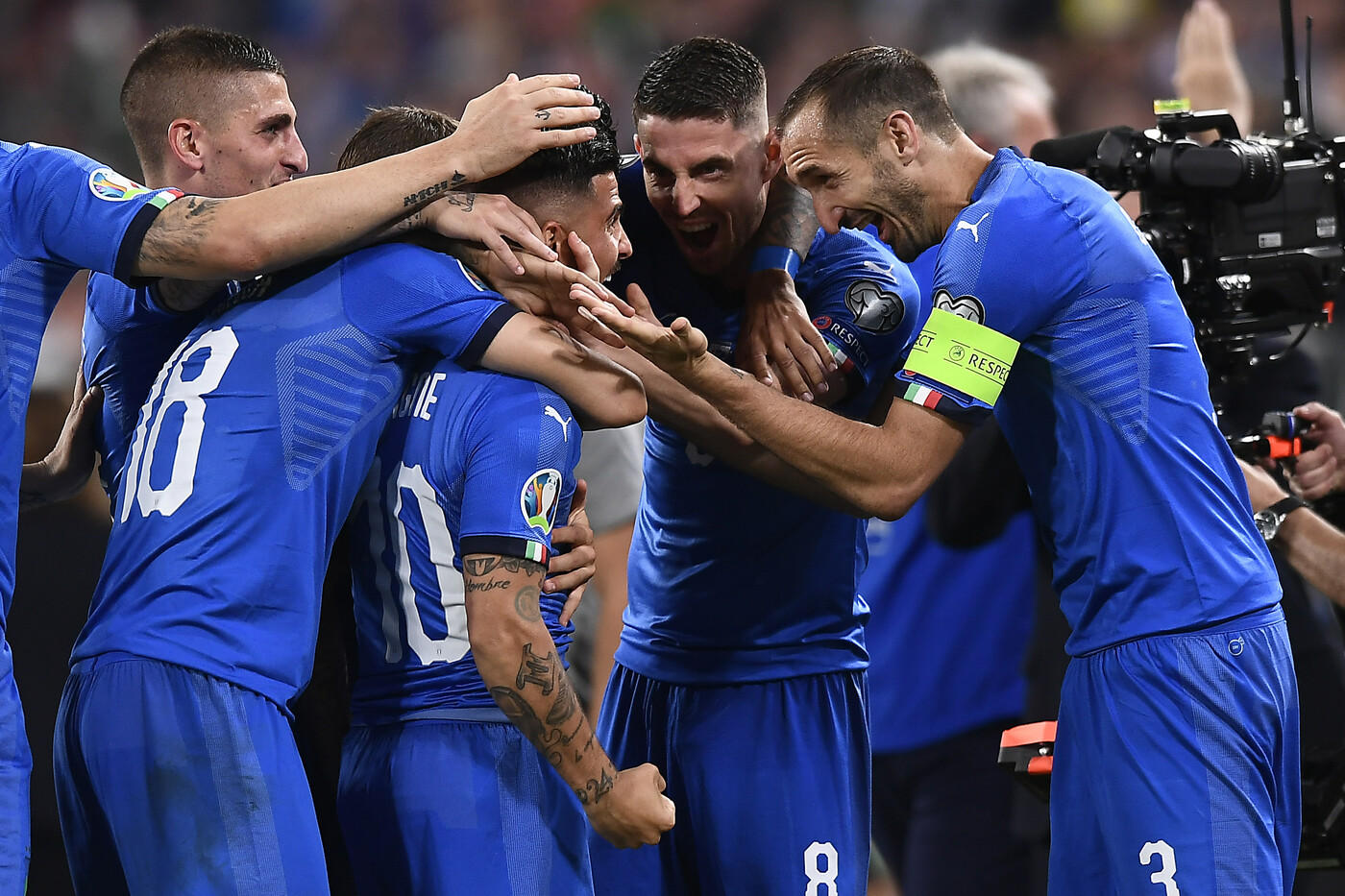 Italia ngược dòng, kéo dài chuỗi bất bại và những điểm nhấn từ trận thắng Bosnia