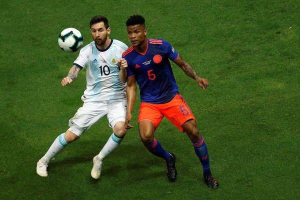 Messi và Aguero không chuyền cho nhau và những điểm nhấn từ trận Argentina vs Colombia