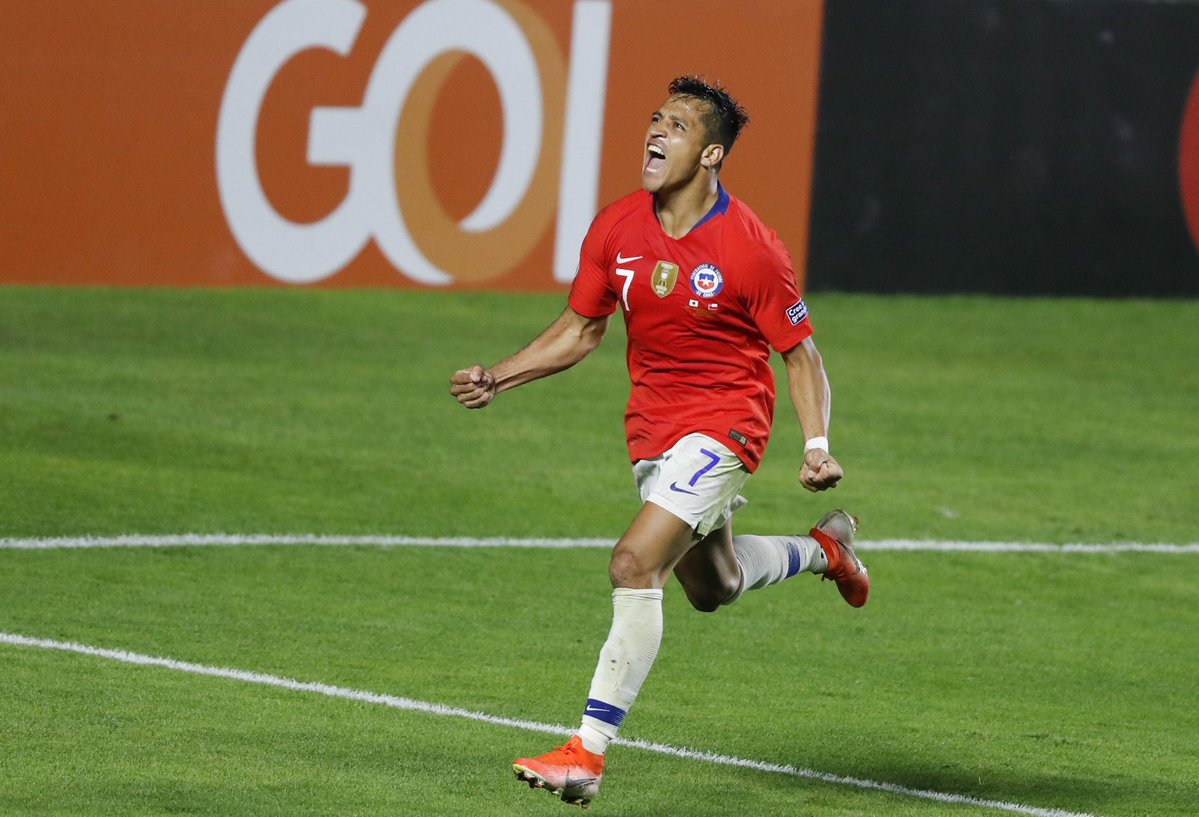 Alexis Sanchez chấm dứt khô hạn và những điểm nhấn từ trận Chile vs Nhật Bản
