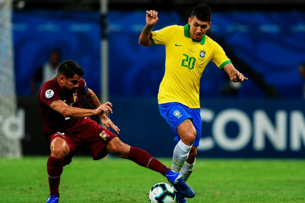 HLV Tite bị chỉ trích vì quyết định thay người khiến Brazil mất điểm trước Venezuela