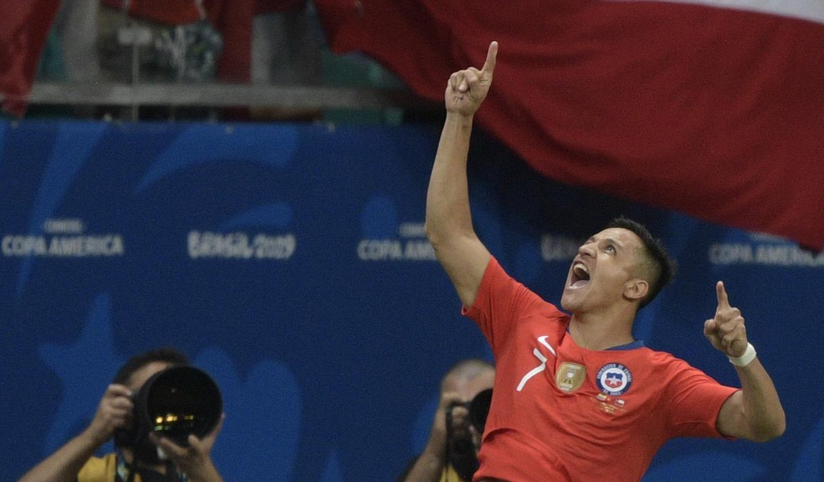 Alexis Sanchez xóa tiếng xấu sút phạt đền, đưa Chile vào bán kết Copa America