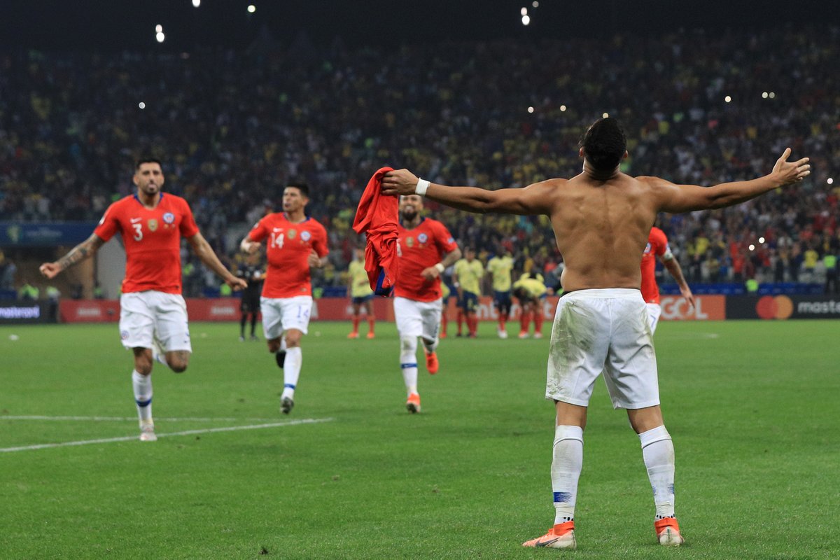 Alexis Sanchez xóa tiếng xấu sút phạt đền, đưa Chile vào bán kết Copa America