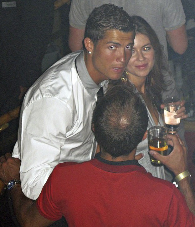 Ronaldo bẽ mặt sau đề nghị xử kín án hiếp dâm