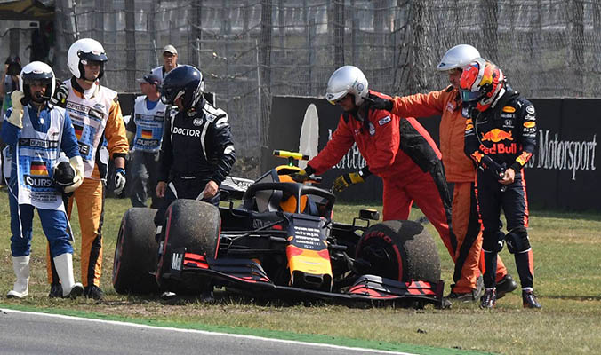 Formula One: Các tay lái Mercedes và Red Bull chờ ngày phán xét