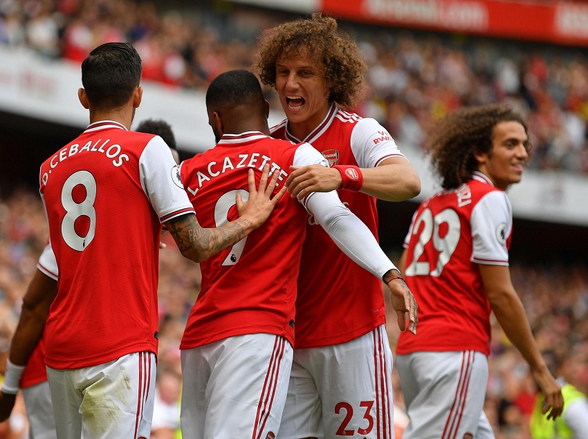 Arsenal thắng Burnley nhưng David Luiz gây thót tim sau 4 phút