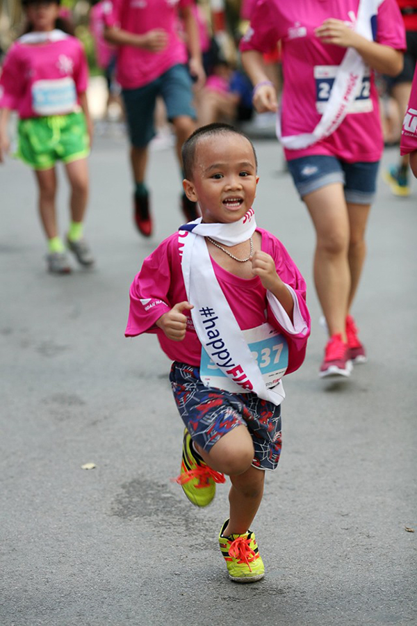 Những hình ảnh ấn tượng nhất giải chạy Family Ekiden 2019