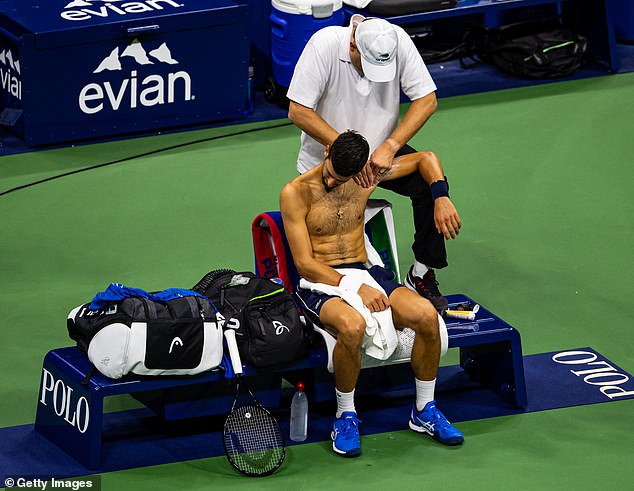 Kết quả US Open: Hoang mang quá, Federer - Djokovic ơi!