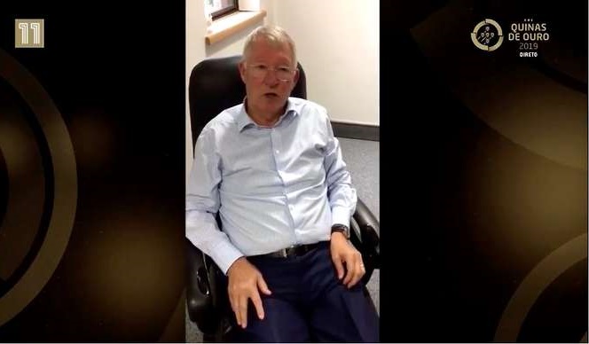 Ronaldo nhận tin nhắn từ Sir Alex Ferguson sau khi giành giải thưởng