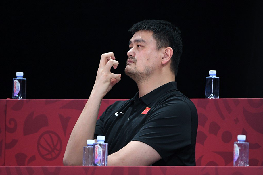 Yao Ming bất lực, CĐV rơi nước mắt vì Trung Quốc thất bại ngay trên sân nhà