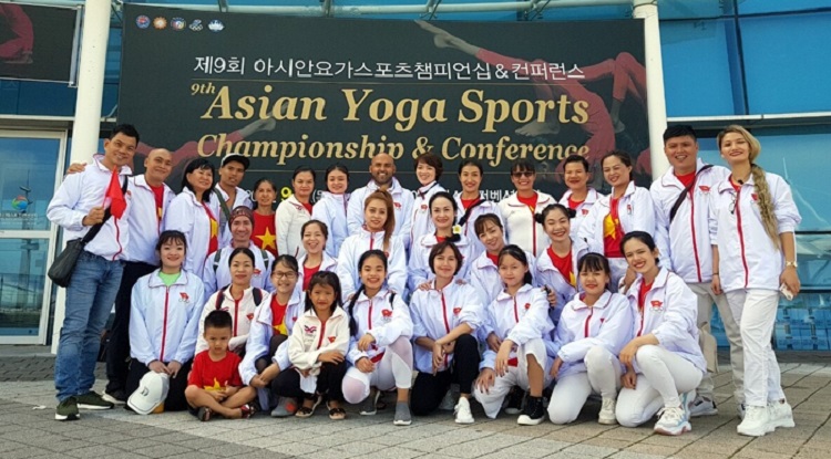 Đoàn Việt Nam rạo rực khí thế dự giải vô địch Yoga thể thao châu Á 2019