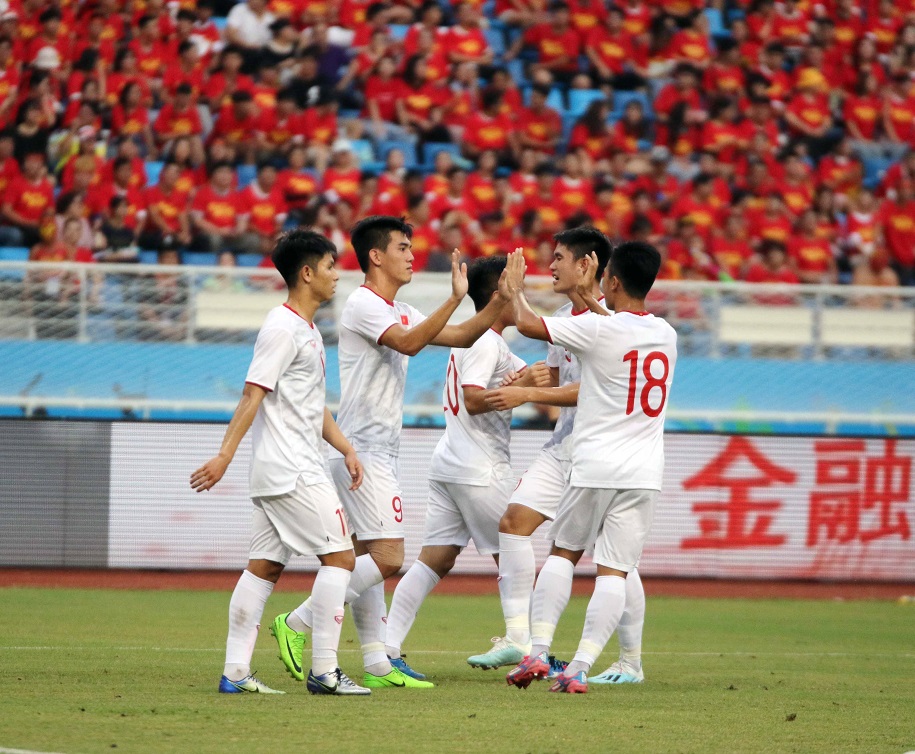 Bóng đá Trung Quốc thất bại trước Việt Nam: Lời nguyền từ quá khứ
