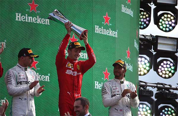 Charles Leclerc lại thắng Lewis Hamilton ở giải F1 Grand Prix Ý