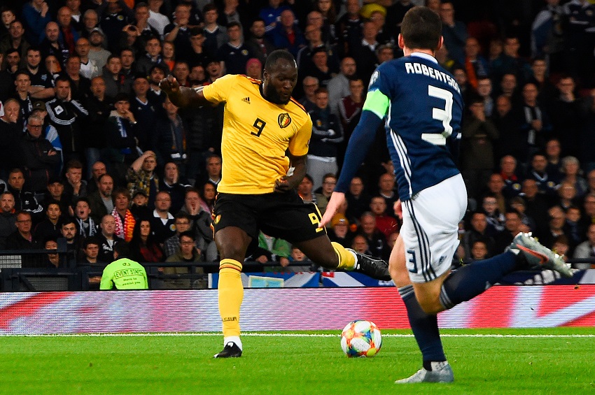 Lukaku ghi bàn cho Bỉ bằng pha phản công kinh điển