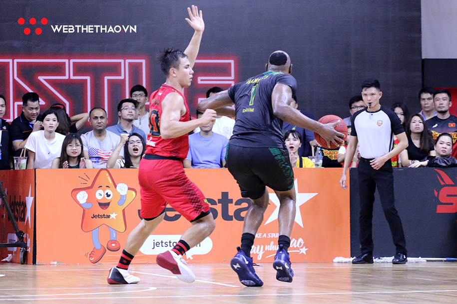 Kết quả bóng rổ VBA 2019: Saigon Heat chiến thắng với vũ khí Tim Waale