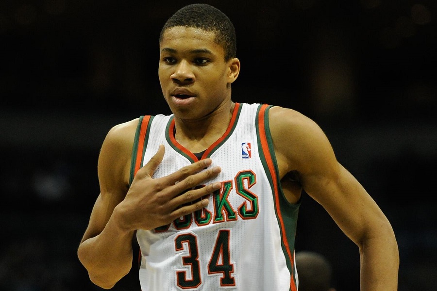 Giannis Antetokounmpo hưởng mức lương ngang Stephen Curry vào năm sau