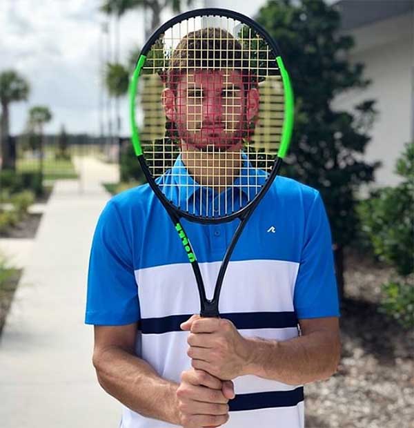 Đằng sau cây vợt hay mặt tối của tennis