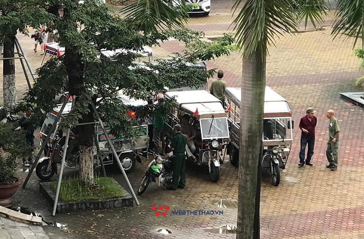 Xe thương binh “vây” trụ sở VFF, đòi mua vé trận Việt Nam vs Malaysia