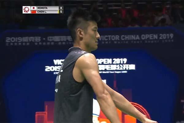 Kento Momota nhọc nhằn vượt qua Chen Long vào CK giải cầu lông China Open