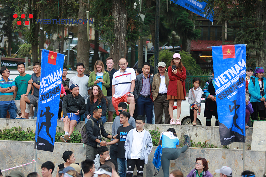 “Biển người xanh” VĐV Vietnam Mountain Marathon 2019 khiến thị trấn Sa Pa náo nhiệt