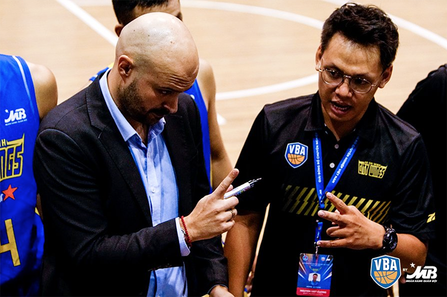 Vừa đoạt Coach of the Year, HLV Predrag Lukic bất ngờ chia tay City Wings