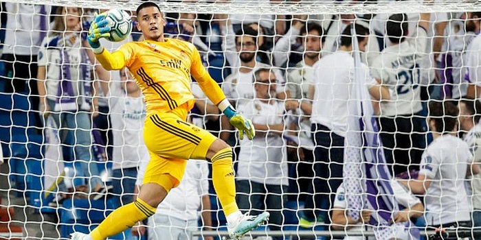 Real Madrid vá hàng thủ trước derby Madrid bằng kỳ tích 10 năm