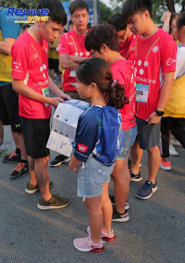 Bảo Thanh, Tuấn Tú khuấy động Revive Marathon Xuyên Việt trong tiết thu Hà Nội
