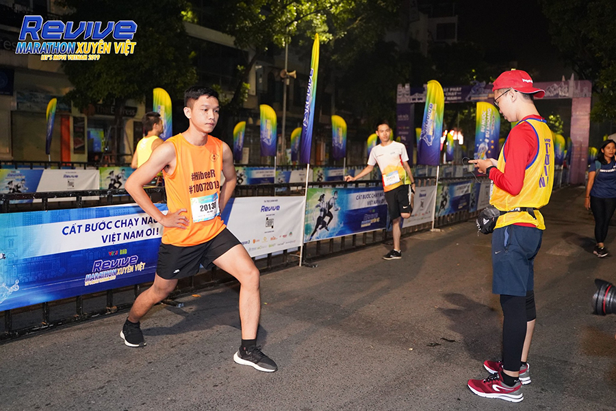 Bảo Thanh, Tuấn Tú khuấy động Revive Marathon Xuyên Việt trong tiết thu Hà Nội