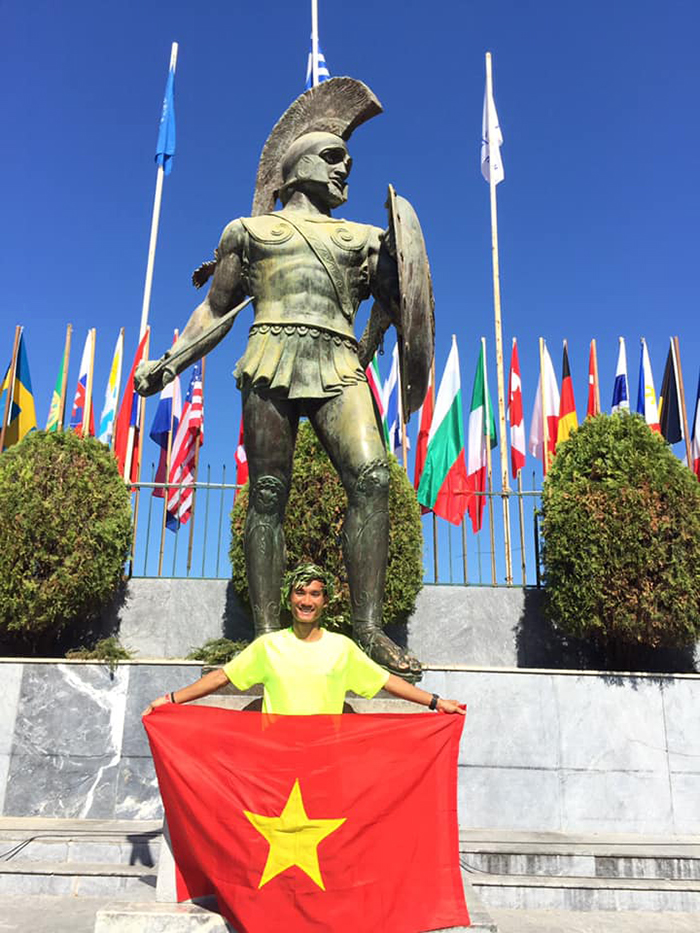 “Siêu nhân Việt” Quang Trần hoàn thành Spartathlon 246km tại Hy Lạp