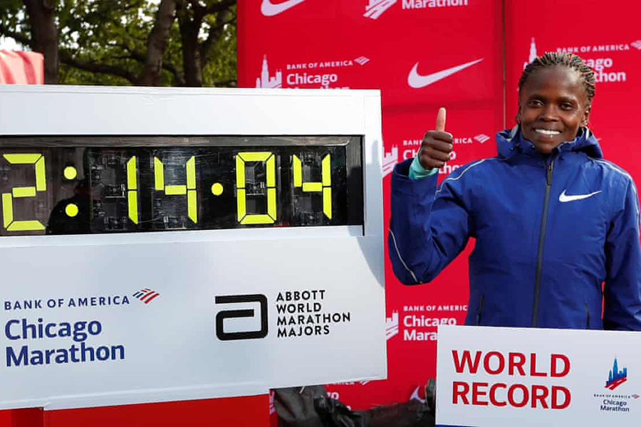 Nữ VĐV Kenya 25 tuổi phá kỷ lục thế giới marathon tồn tại 16 năm