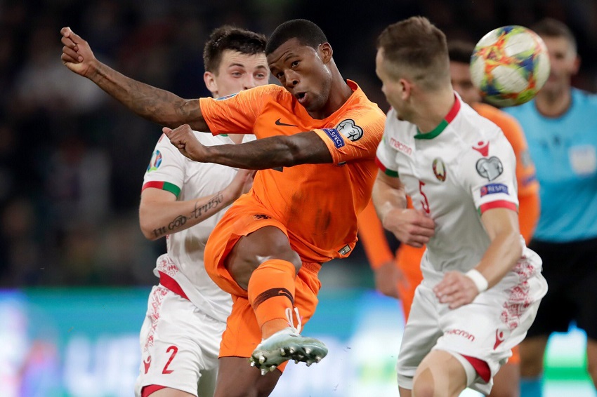 Wijnaldum lập cú đúp cho Hà Lan và khiến Liverpool nan giải khi gặp MU
