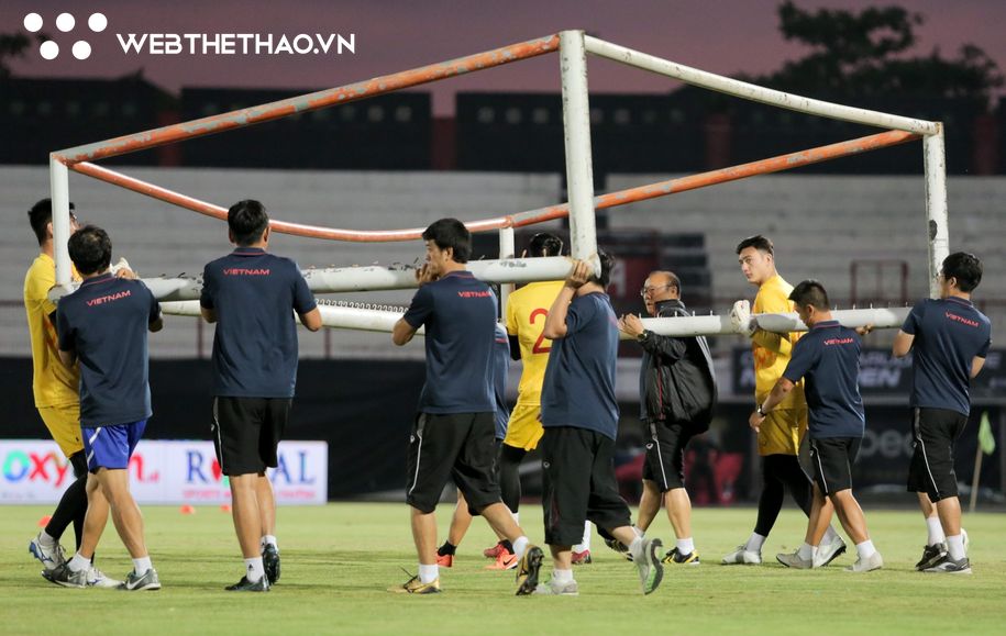 ĐT Việt Nam gặp sự cố nhỏ, thầy Park nổi giận trước trận gặp Indonesia