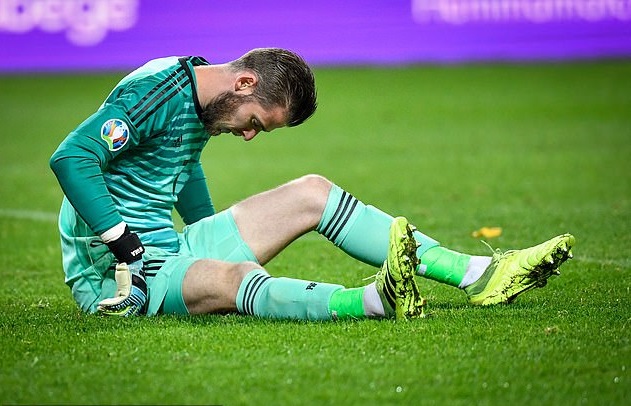 CĐV MU phản ứng với chấn thương De Gea trước trận gặp Liverpool