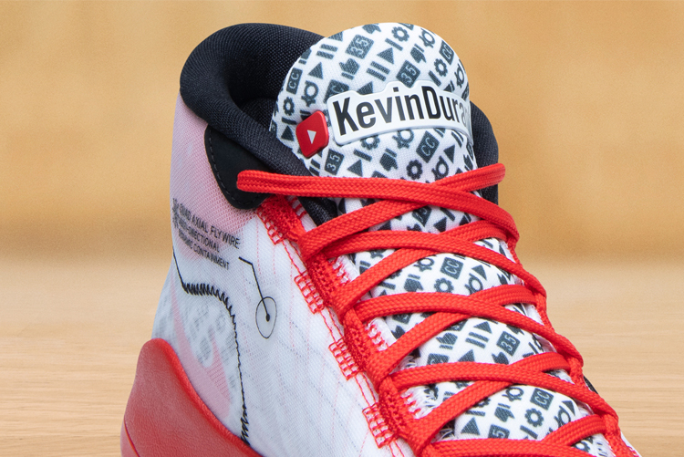 Kevin Durant đập hộp siêu phẩm giày KD 12 Youtube ngay trước thềm NBA 2019/20