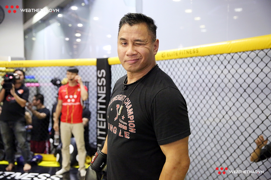 Huyền thoại MMA Cung Lê truyền dạy bí kíp chiến thắng ngay trong buổi talkshow