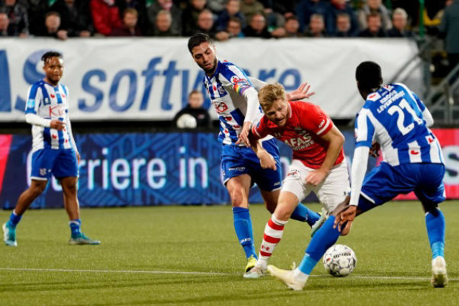 KẾT QUẢ AZ Alkmaar vs Heerenveen (FT: 2-4): Văn Hậu vẫn ngồi ngoài trong ngày Heerenveen thắng lớn
