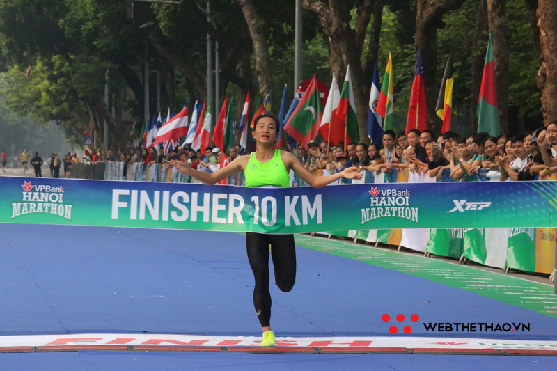 VPBank Marathon 2019: Các VĐV nam Trung Quốc thể hiện sức mạnh