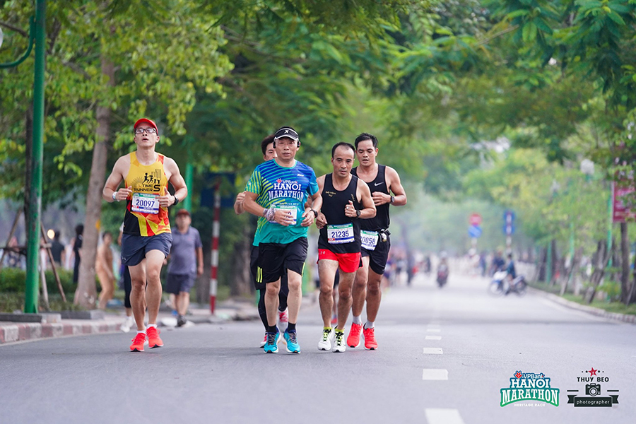 Màn tranh tài khốc liệt của các elite tại VPBank Hanoi Marathon 2019