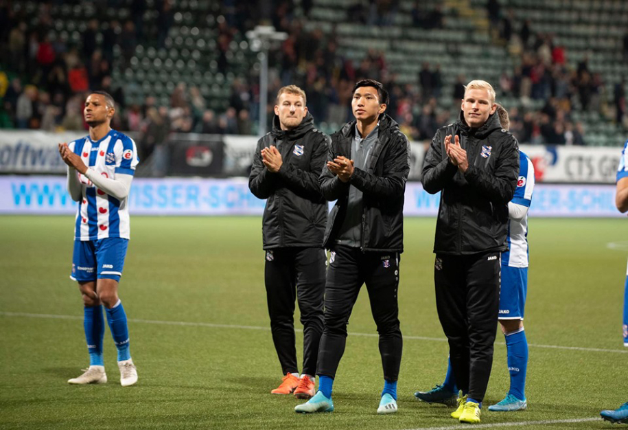 Đoàn Văn Hậu sáng cửa đá chính cho Jong Heerenveen sau khi vắng mặt trước AZ Alkmaar