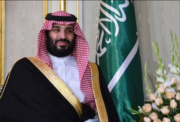 Tỷ phú Saudi Arabia muốn mua MU giàu cỡ nào so với ông chủ Man City?