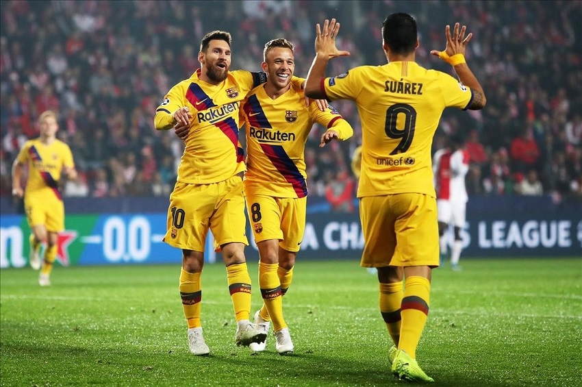 Messi san bằng kỷ lục của Ronaldo và Raul ở Cúp C1 cùng Barca