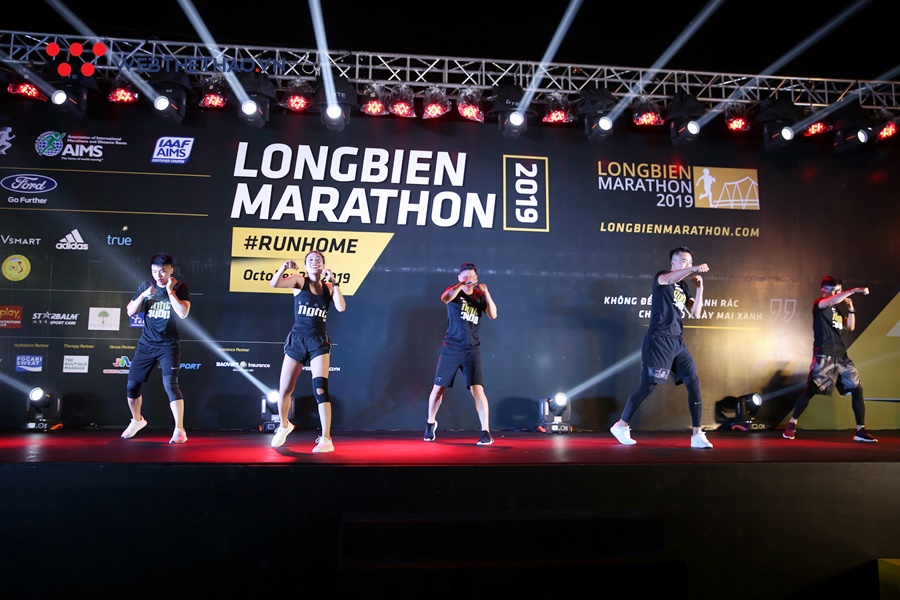 Longbien Marathon 2019 khai cuộc sôi động trong sáng thu Hà Nội